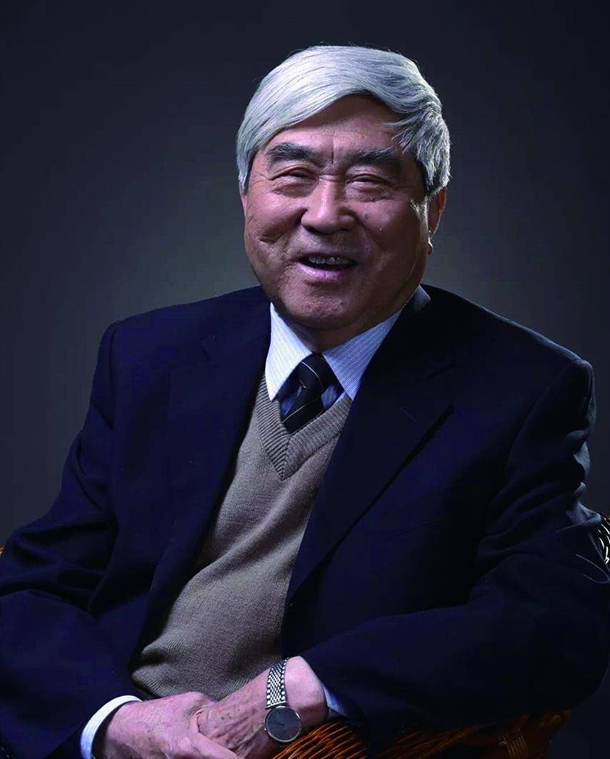 چی‌ فا رِن (Qi Faren)، سر طراح شِن‌جو (اولین فضاپیمای سرنشین‌دار چین) - کنگره بین المللی فضانوردی 